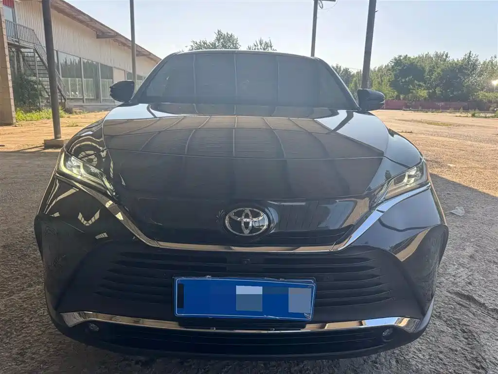 Toyota Lingfang HARRIER 2022 2.0L CVT 2WD Premium Edition фото 2