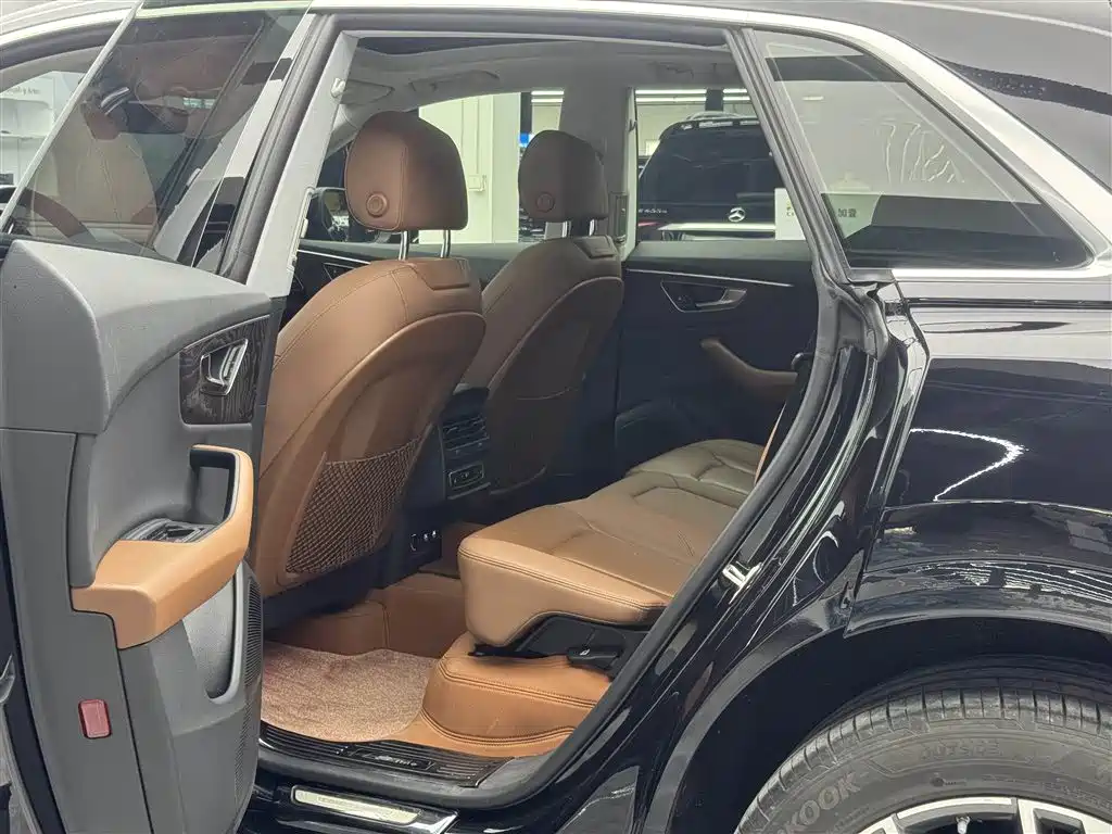 Audi Q8 2019 55 TFSI Luxury Dynamic фото 7
