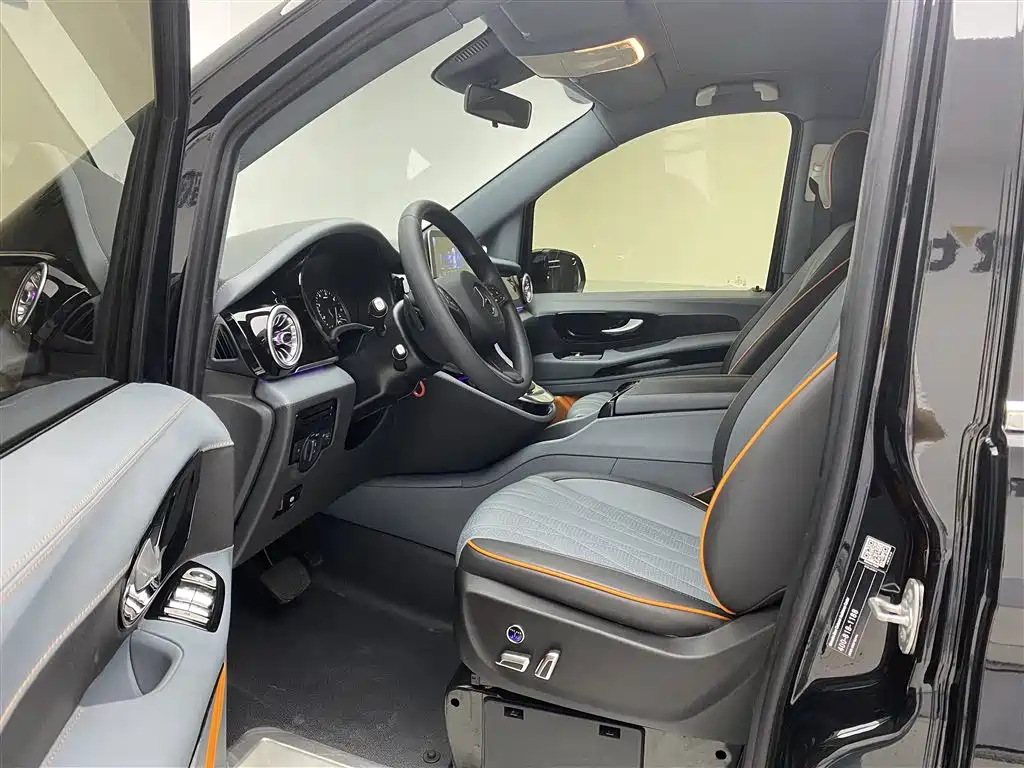 Mercedes-Benz Vito 2023 2.0T Elite 7-Seater фото 9