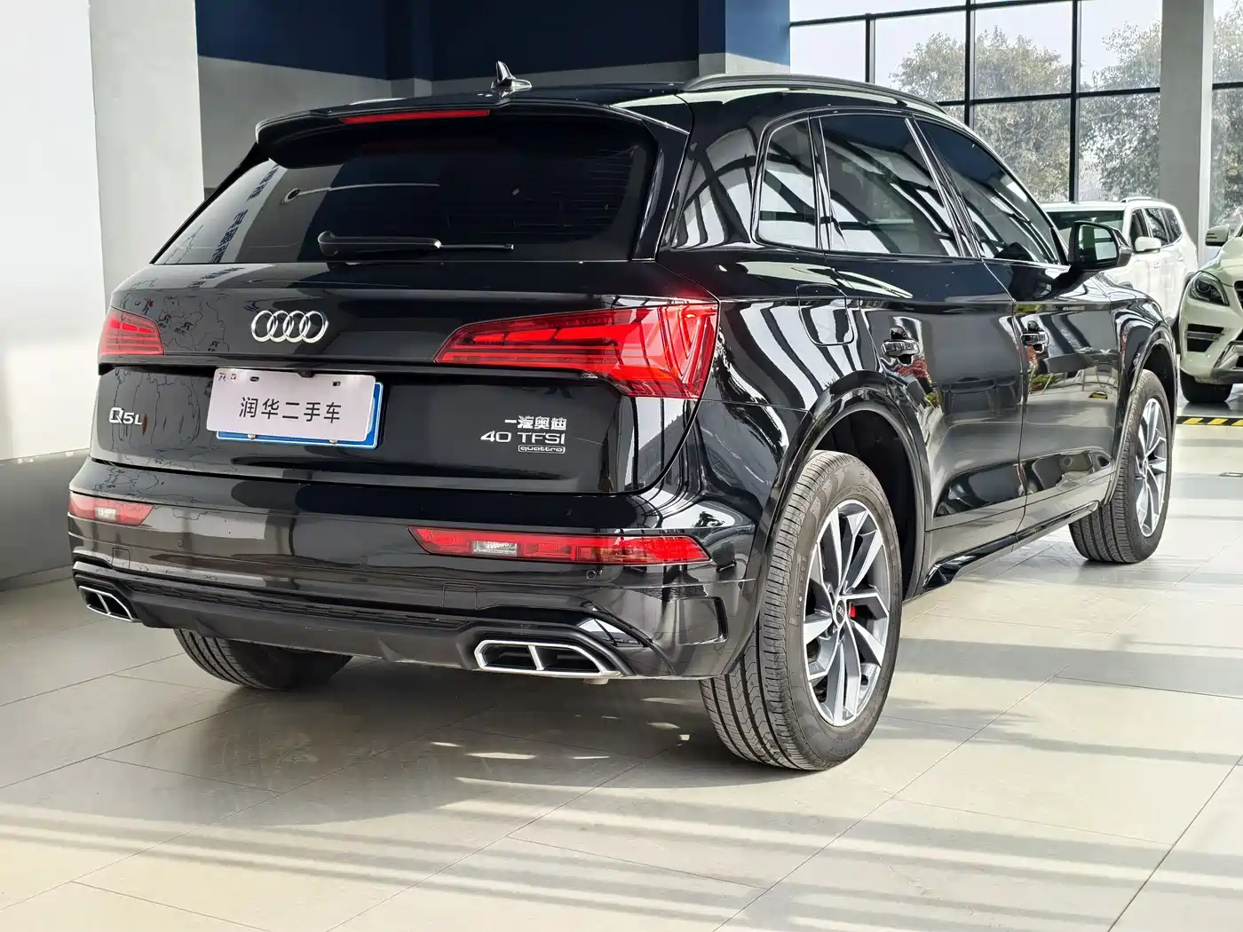 Audi Q5L 2024 Model 40 TFSI Luxury Dynamic фото 5