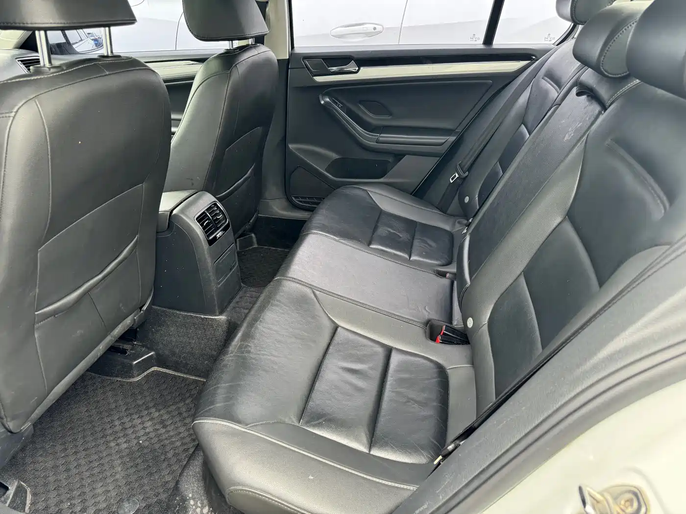 Volkswagen Sagitar 2017 230TSI Automatic Comfort фото 8