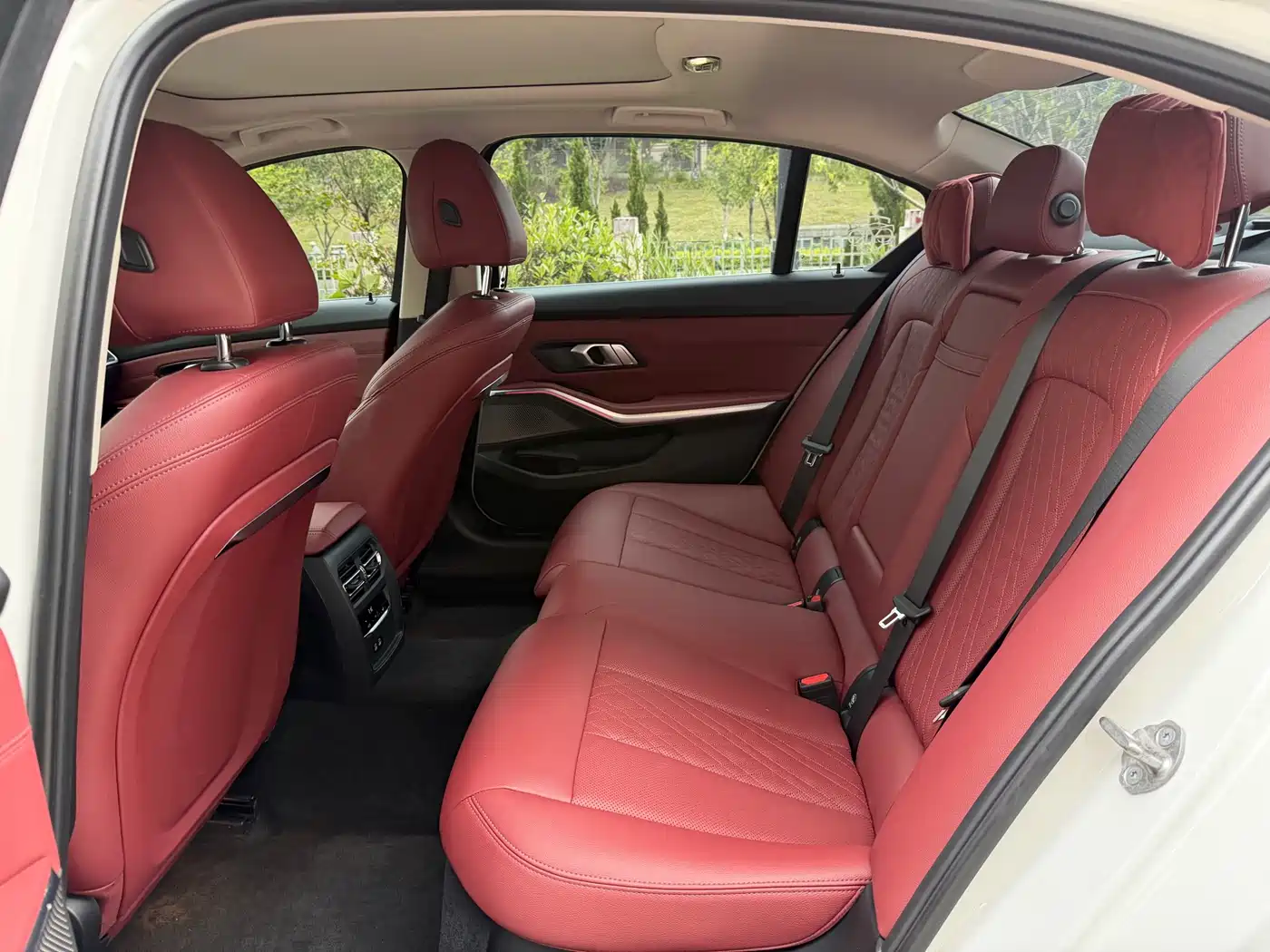 BMW 3 Series 2023 325Li M Sport Package фото 6