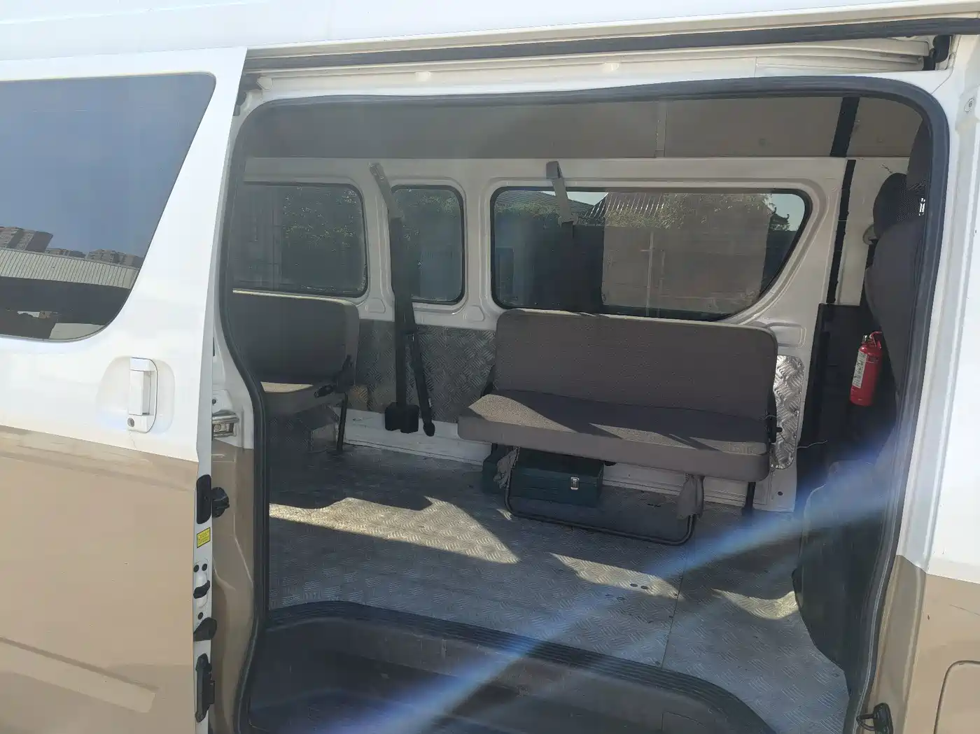Foton Fengjing G7 2022 2022 2.0T Diesel Commercial Transport Long Wheelbase High Roof with Windows 6 Seats D20TCIF1