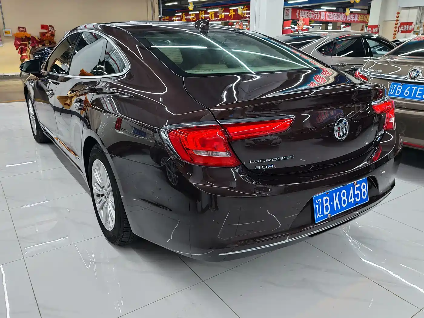Photo 5 - Buick LaCrosse