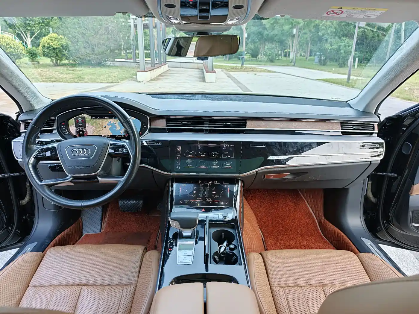 Фото 14 - Audi A8