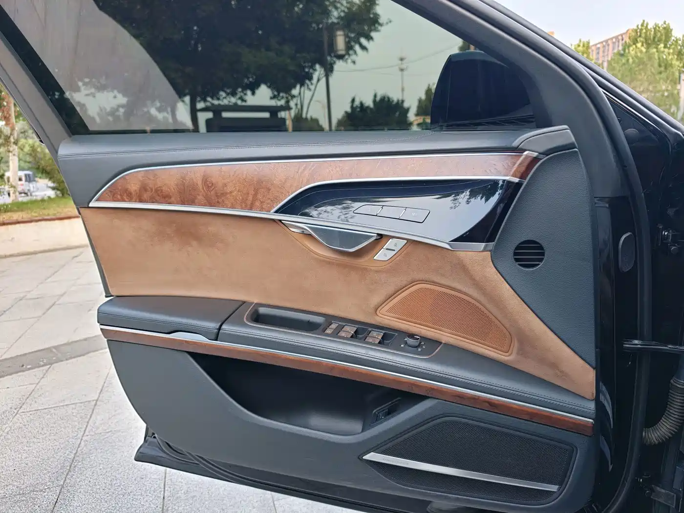 Фото 25 - Audi A8