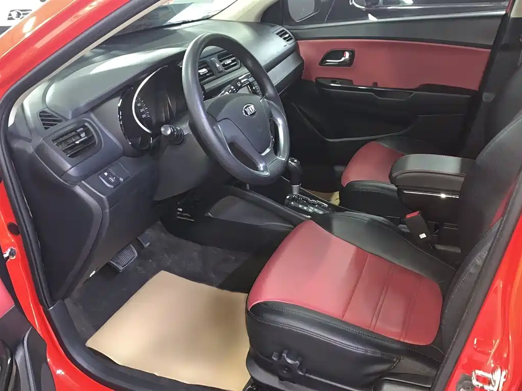 Kia K2 2015 Hatchback 1.4L AT GLS Cool Edition фото 6