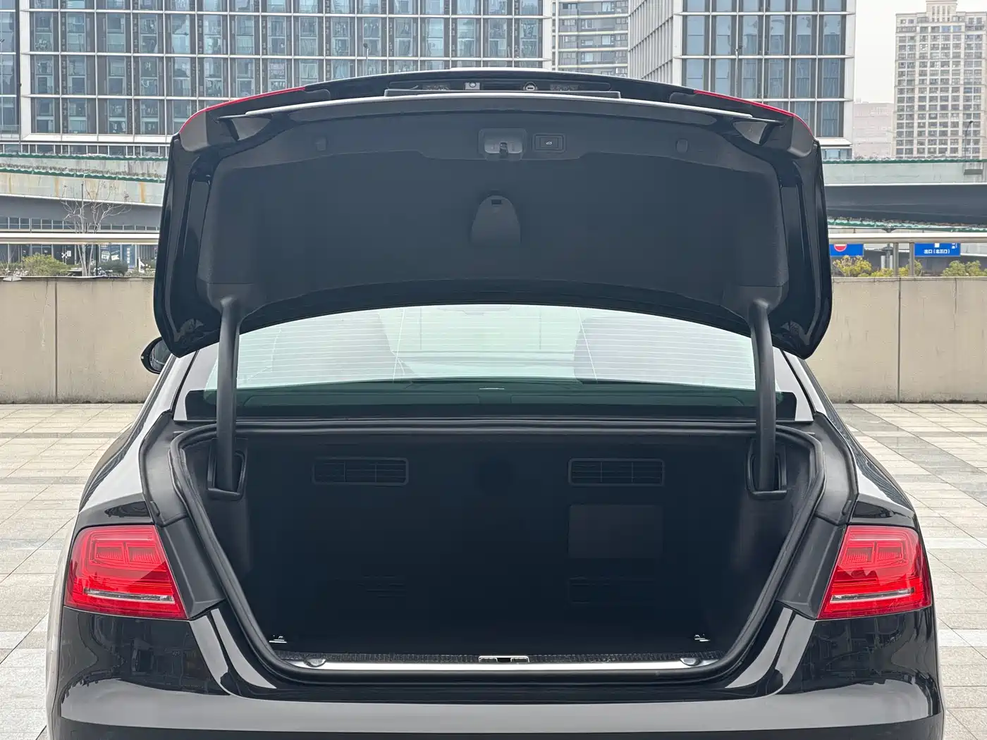 Audi A8 2014 A8L 45 TFSI quattro Luxury фото 31