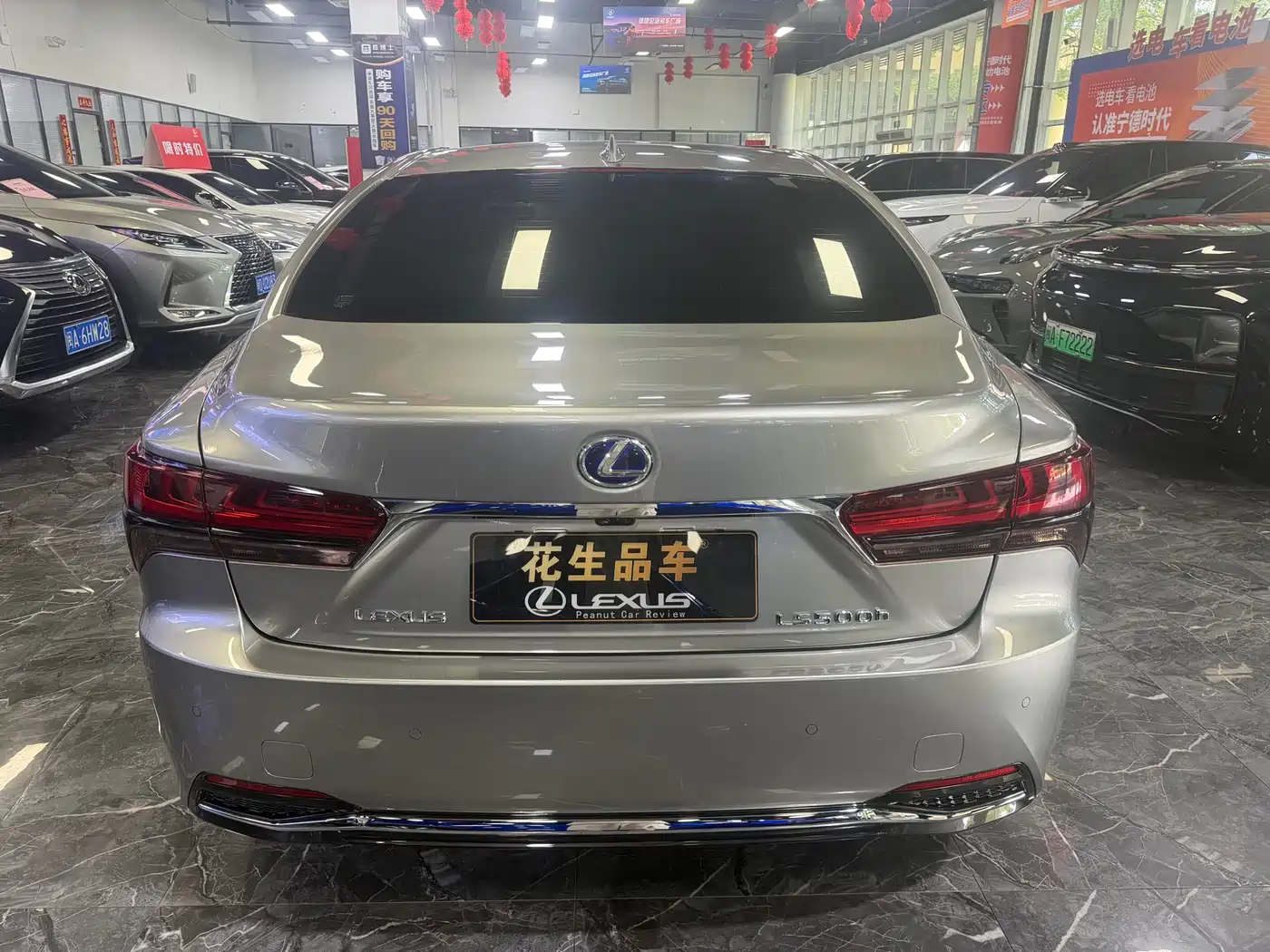 Lexus LS 2021 500h Executive Edition фото 10