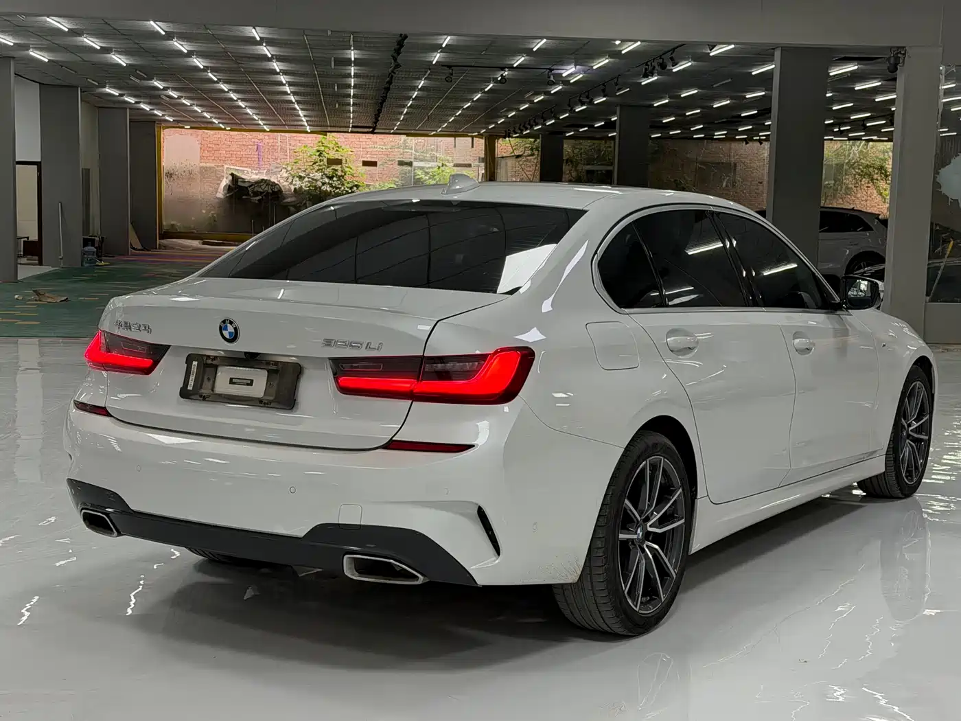 BMW 3 Series 2020 325Li M Sport Package фото 9