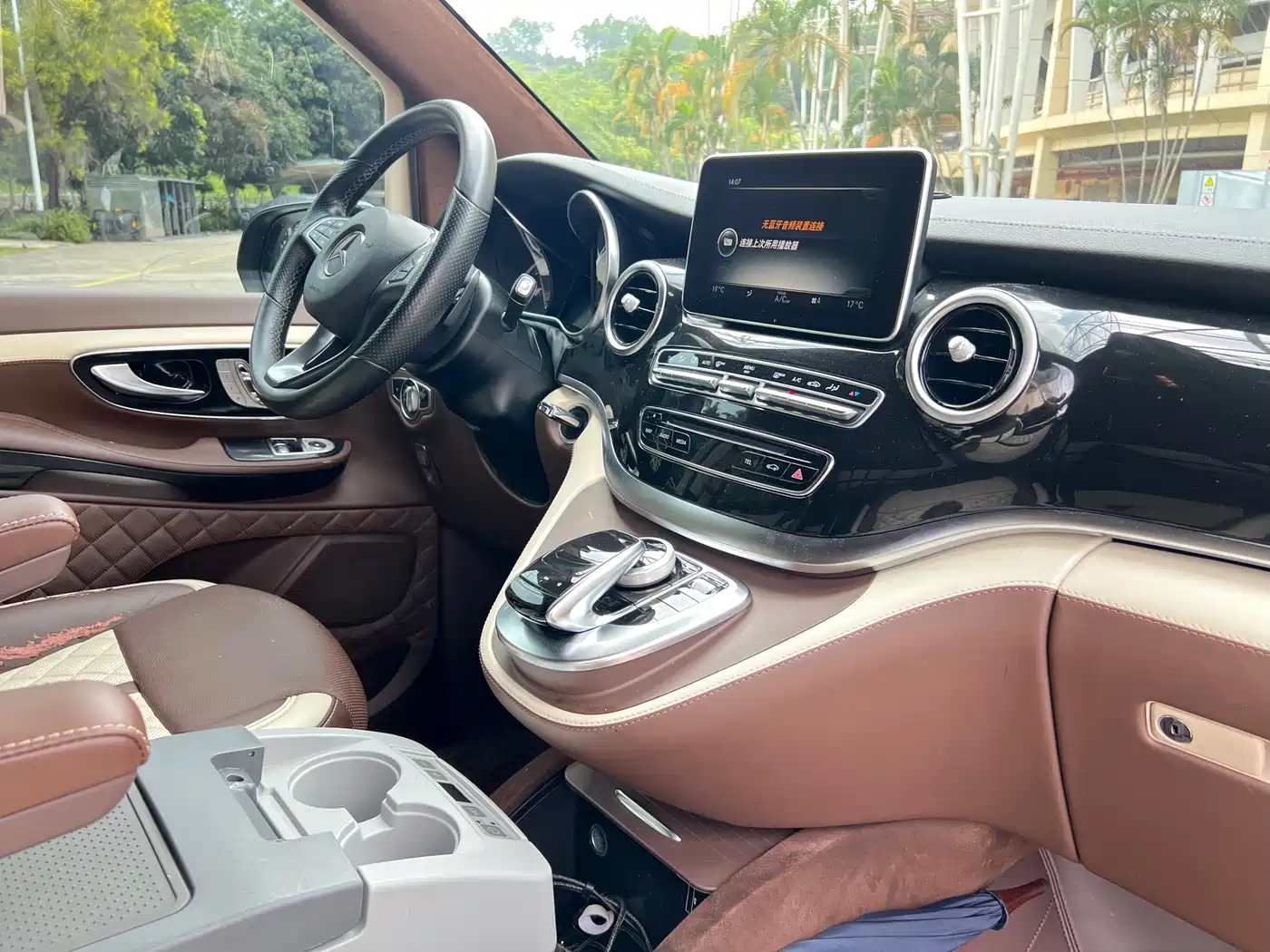 Mercedes-Benz V-Class 2018 V 260 L Premium Long Wheelbase Edition China VI фото 15