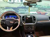 Photo 4 - Chrysler 300C (Import)