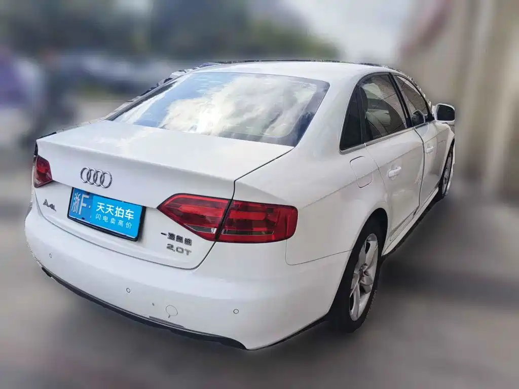 Photo 2 - Audi A4L
