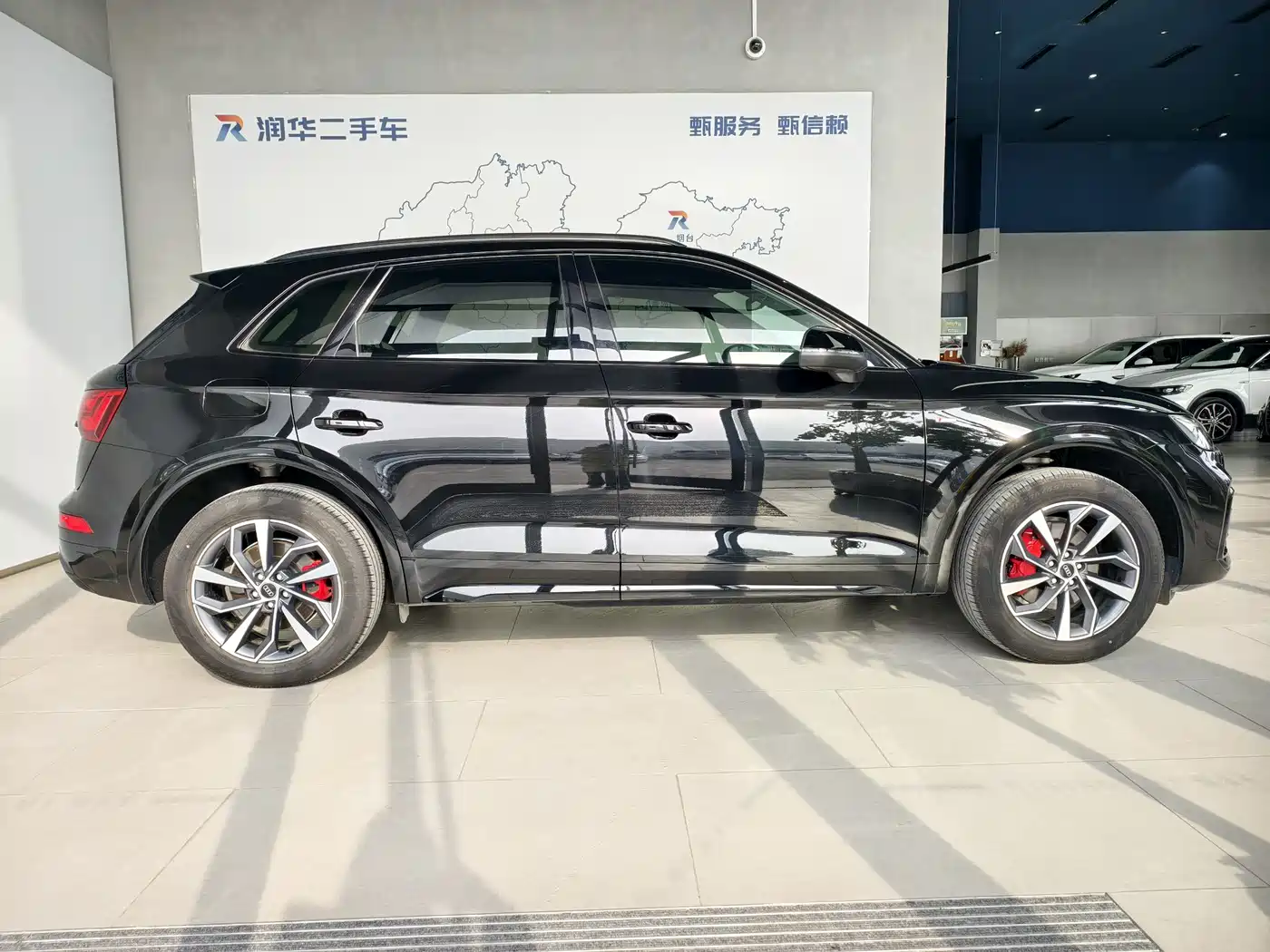 Audi Q5L 2024 Model 40 TFSI Luxury Dynamic фото 3