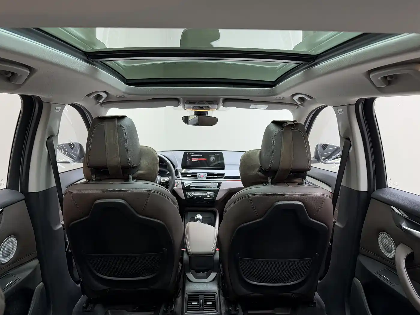 BMW X1 2022 sDrive25Li Leading фото 18