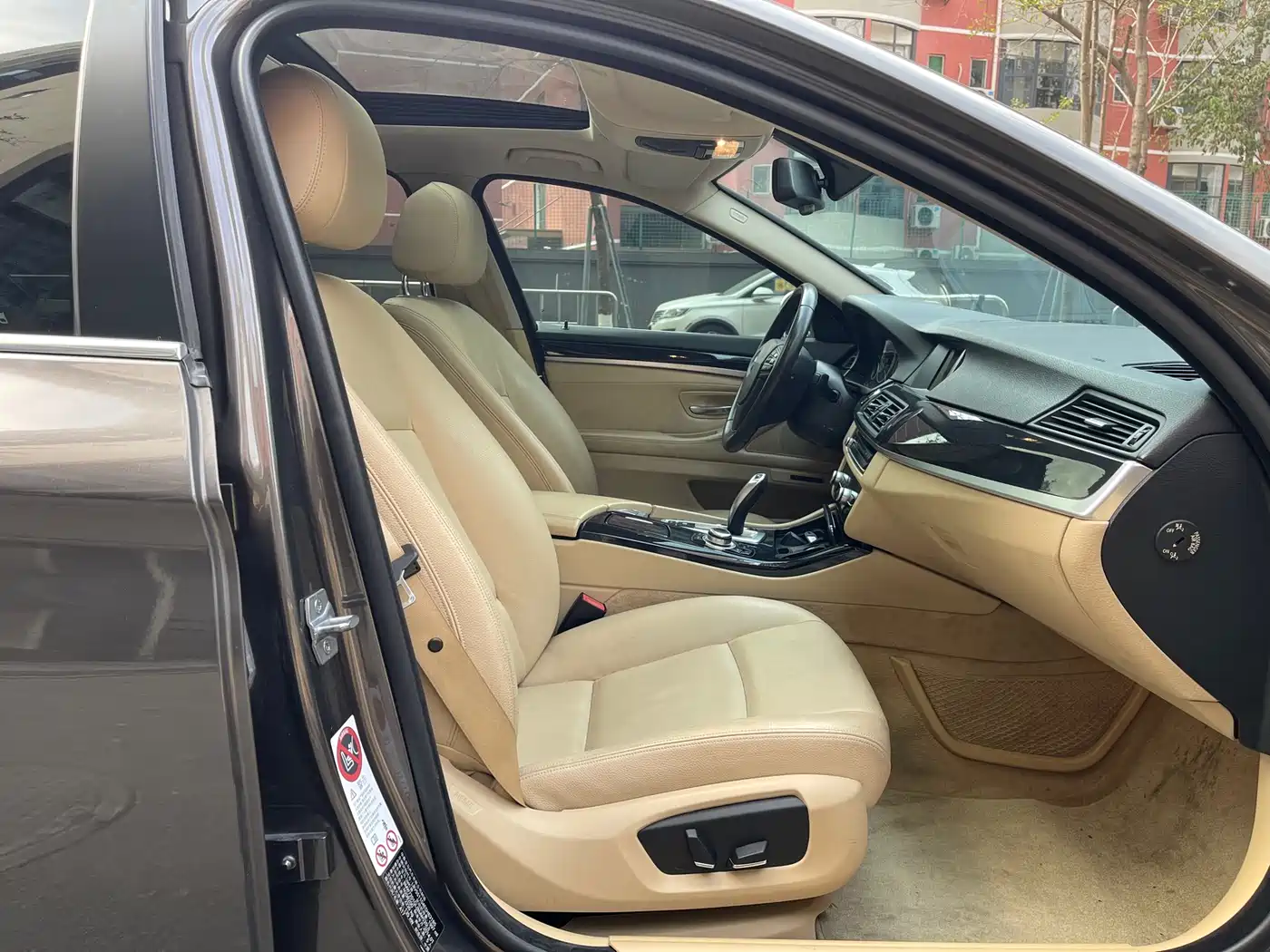 BMW 5 Series 2014 520Li Elegance фото 16