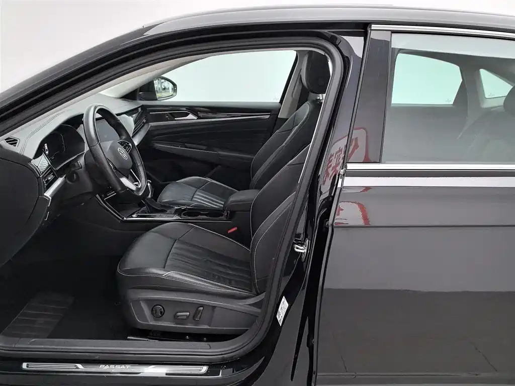 Volkswagen Passat 2023 Facelift 330TSI Elite Edition фото 10