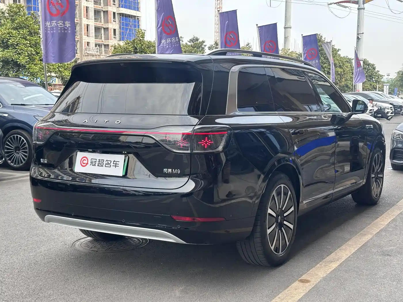 AITO Wenjie AITO M9 2024 Pure Electric Max Edition 100kWh 6-Seater фото 8