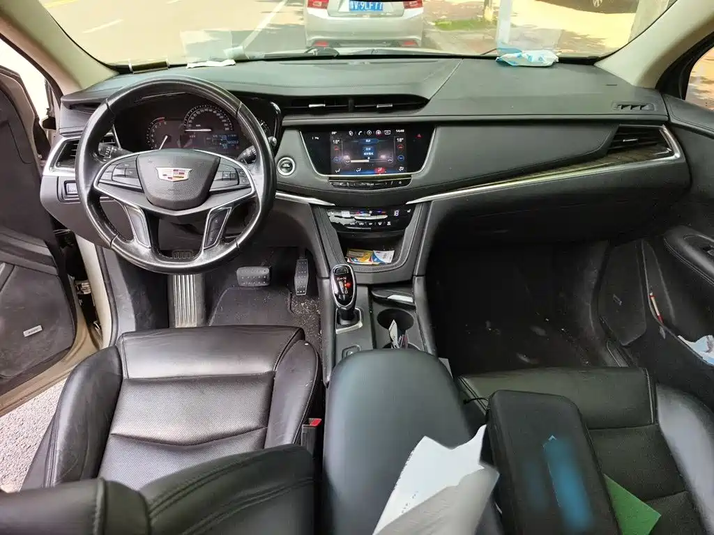 Cadillac XT5 2017 2016 25T Luxury Model
