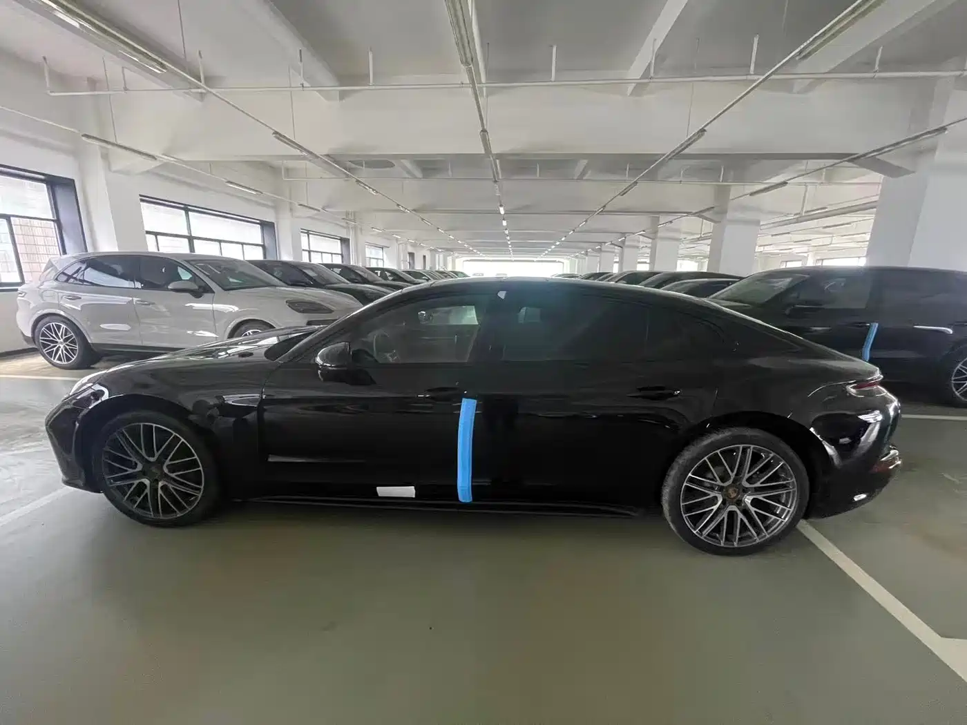 Porsche Panamera 2026 Panamera Timeless Edition 2.9T фото 7