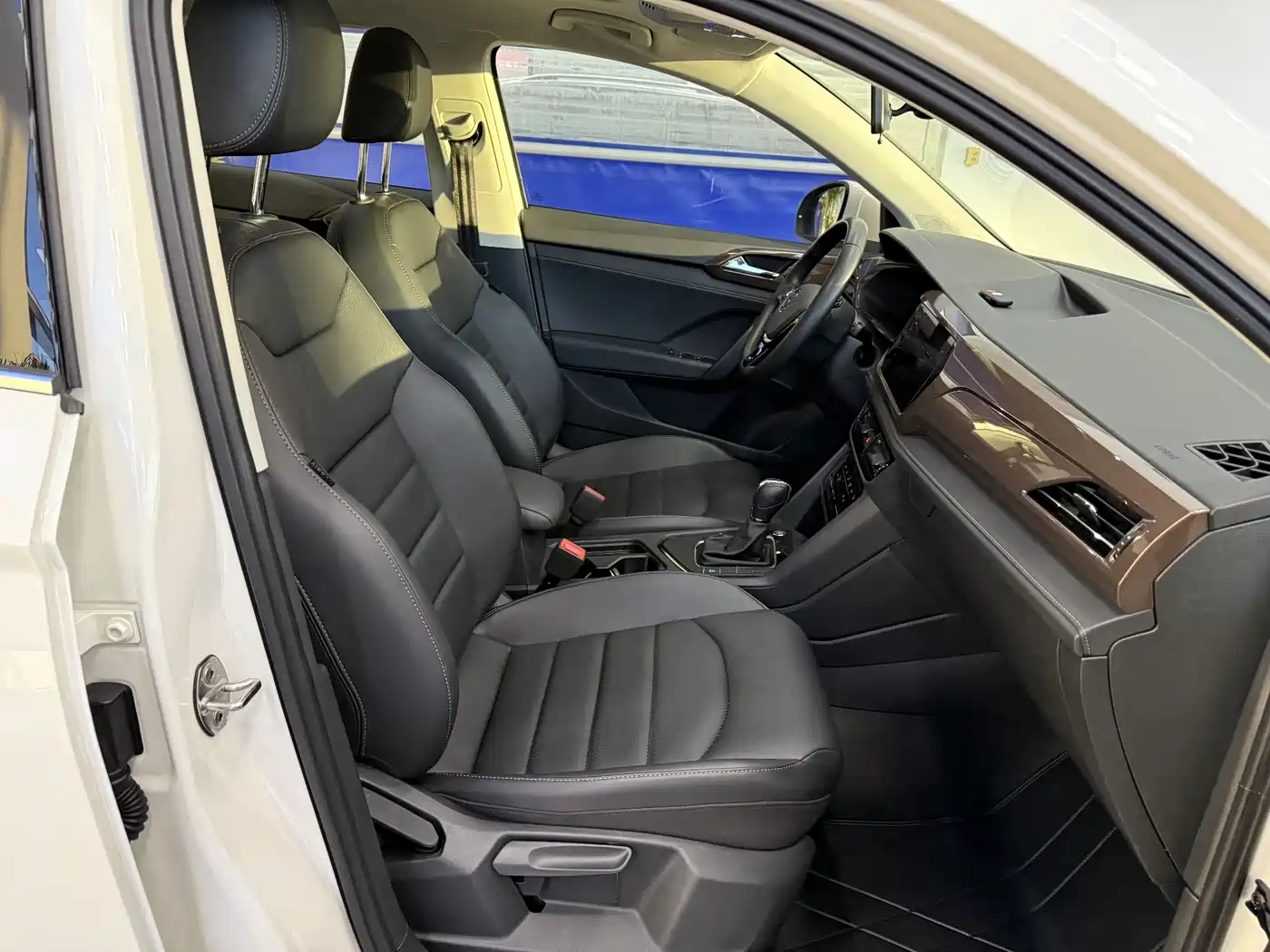 Volkswagen Tharu 2022 280TSI FWD Luxury Edition фото 15