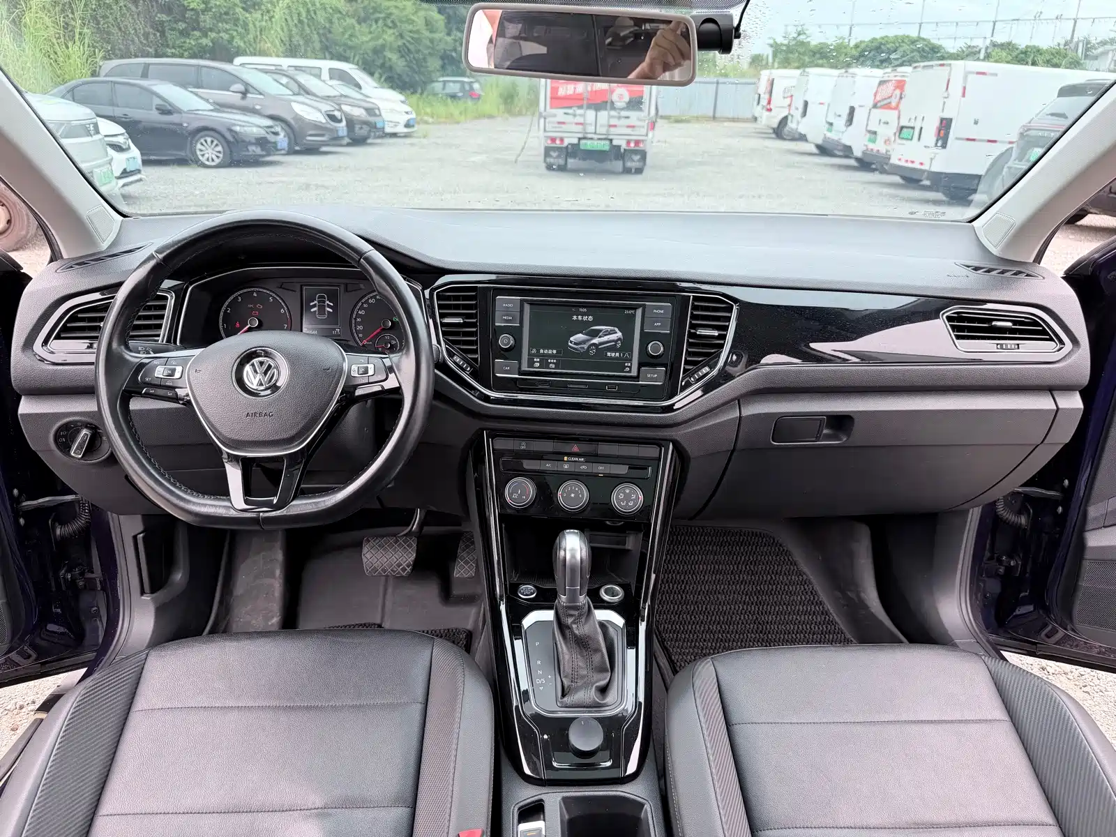 Фото 12 - Volkswagen T-ROC