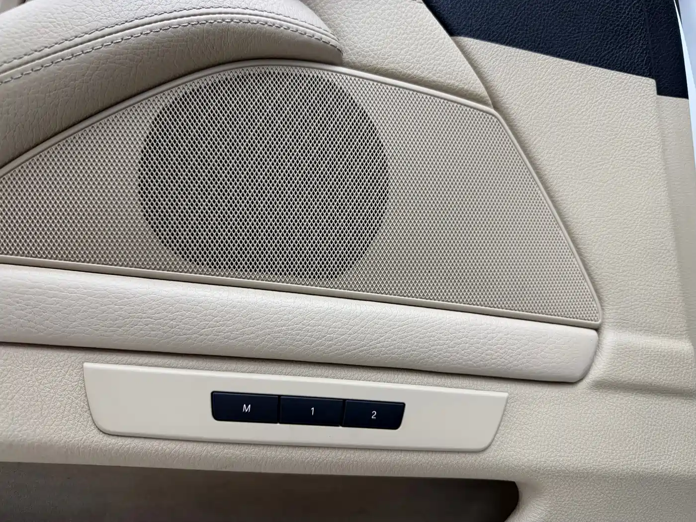 BMW 5 Series 2014 525Li Luxury Design Package фото 26