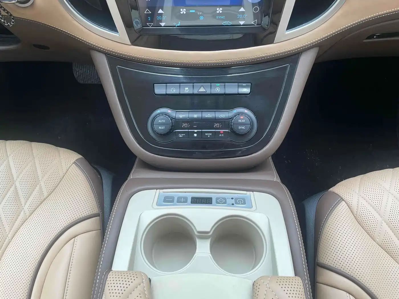 Mercedes-Benz Vito 2016 2.0T Elite Edition фото 13