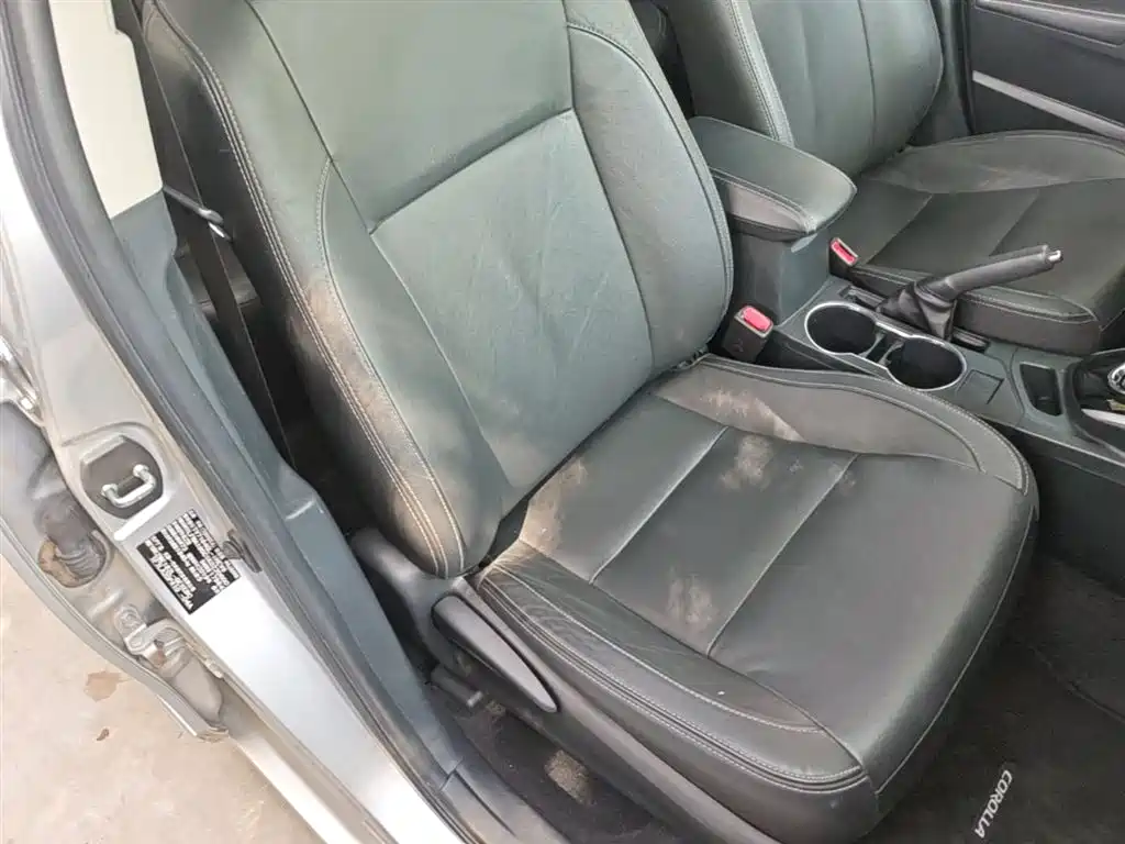 Toyota Corolla 2017 Facelift Hybrid 1.8L E-CVT Elite Edition фото 25