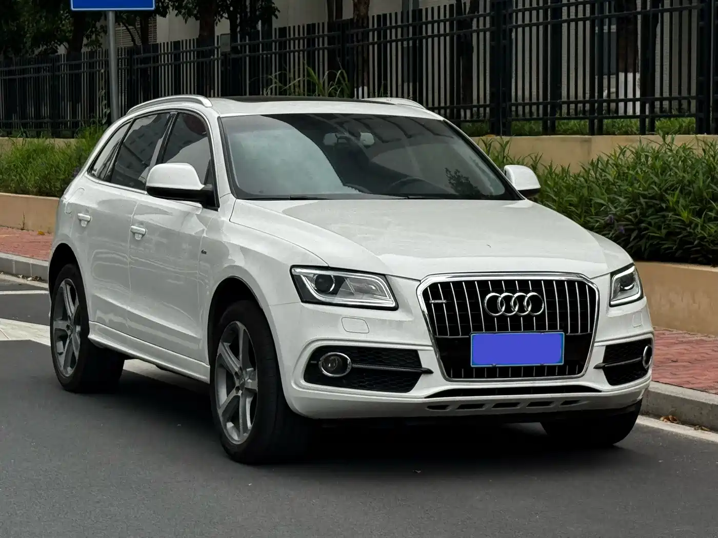 Audi Q5 (Import) 2013 45 TFSI quattro Sport фото 3