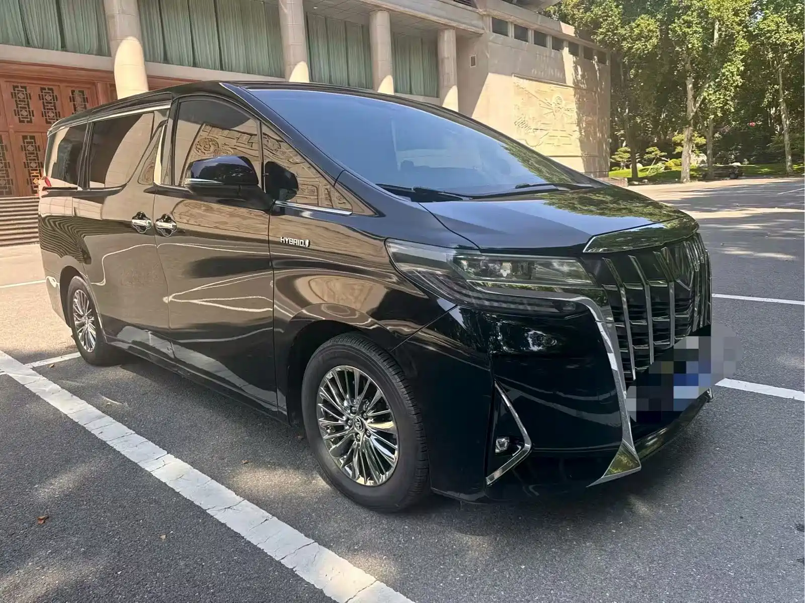 Photo 9 - Toyota Alphard