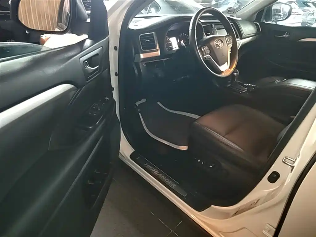 Toyota Highlander 2015 2.0T AWD Luxury Edition 7-seater фото 16
