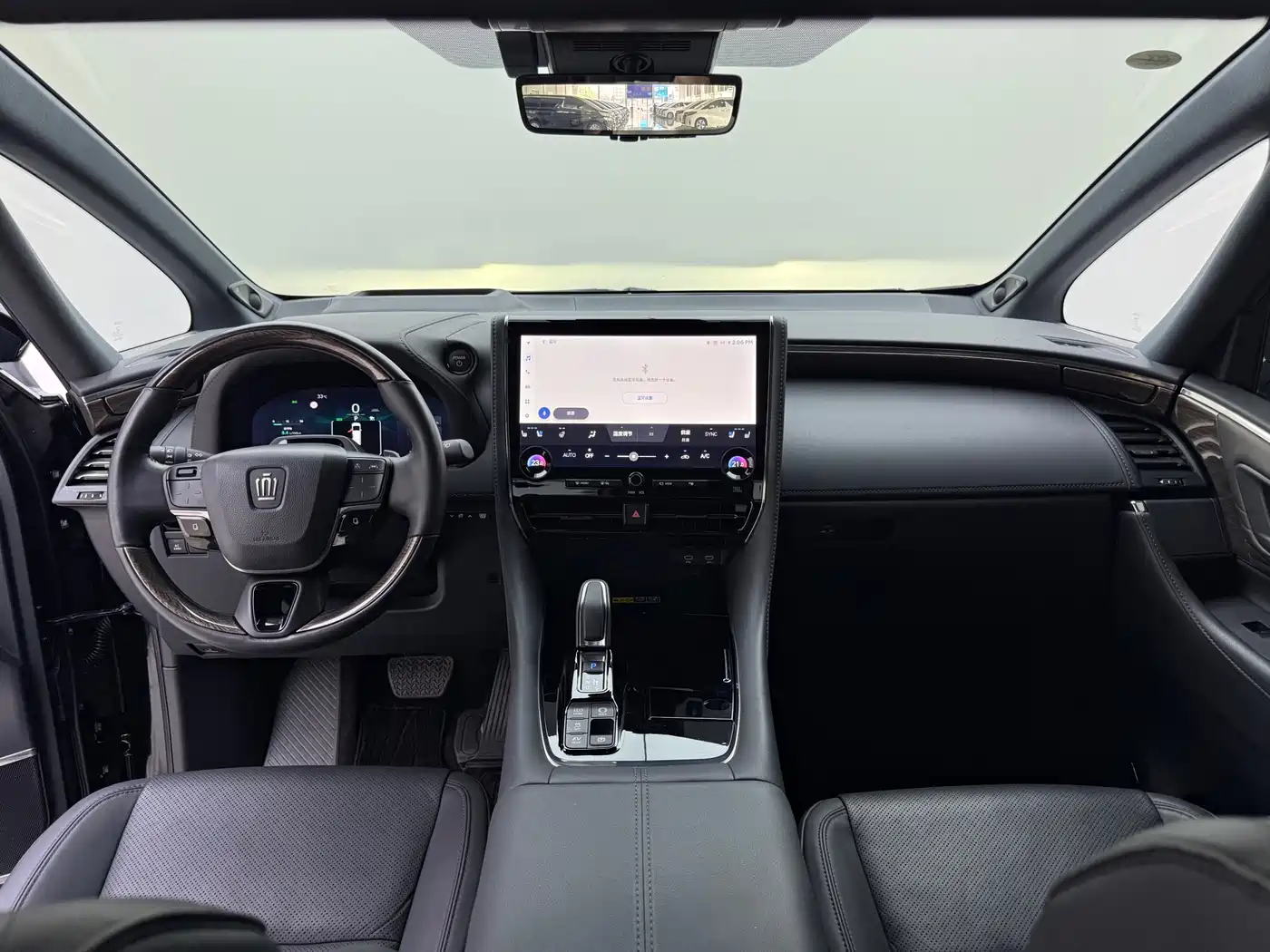 Toyota Vellfire 2024 Crown Hybrid 2.5L Premium Edition фото 8