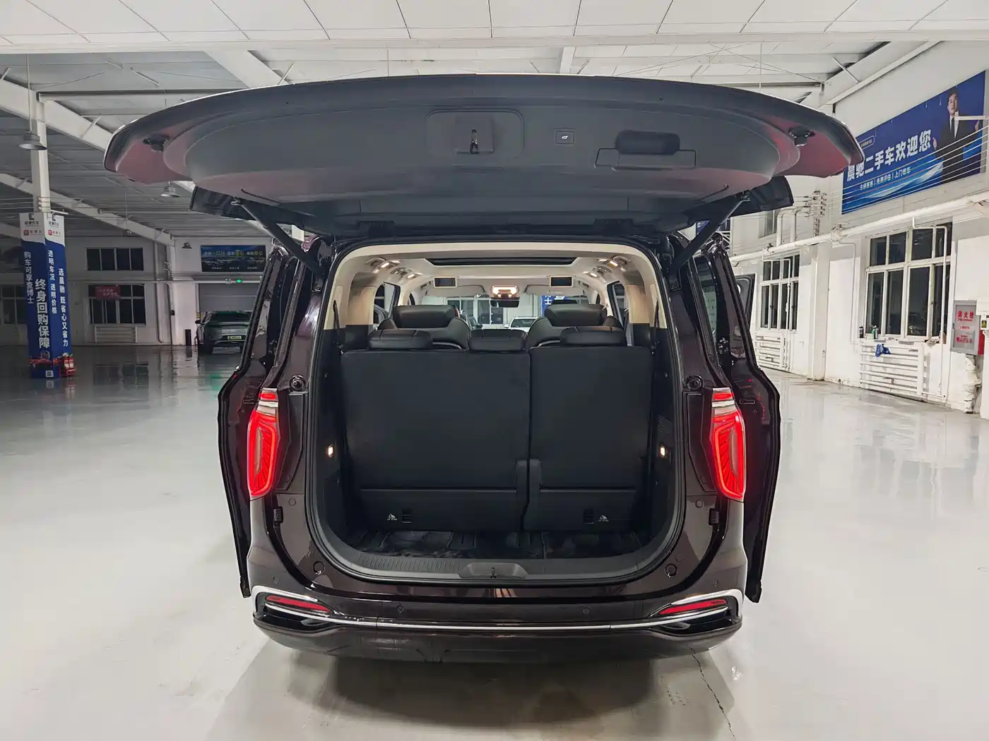 Hongqi HQ9 2024 2024 Model 2.0T Luxury Edition