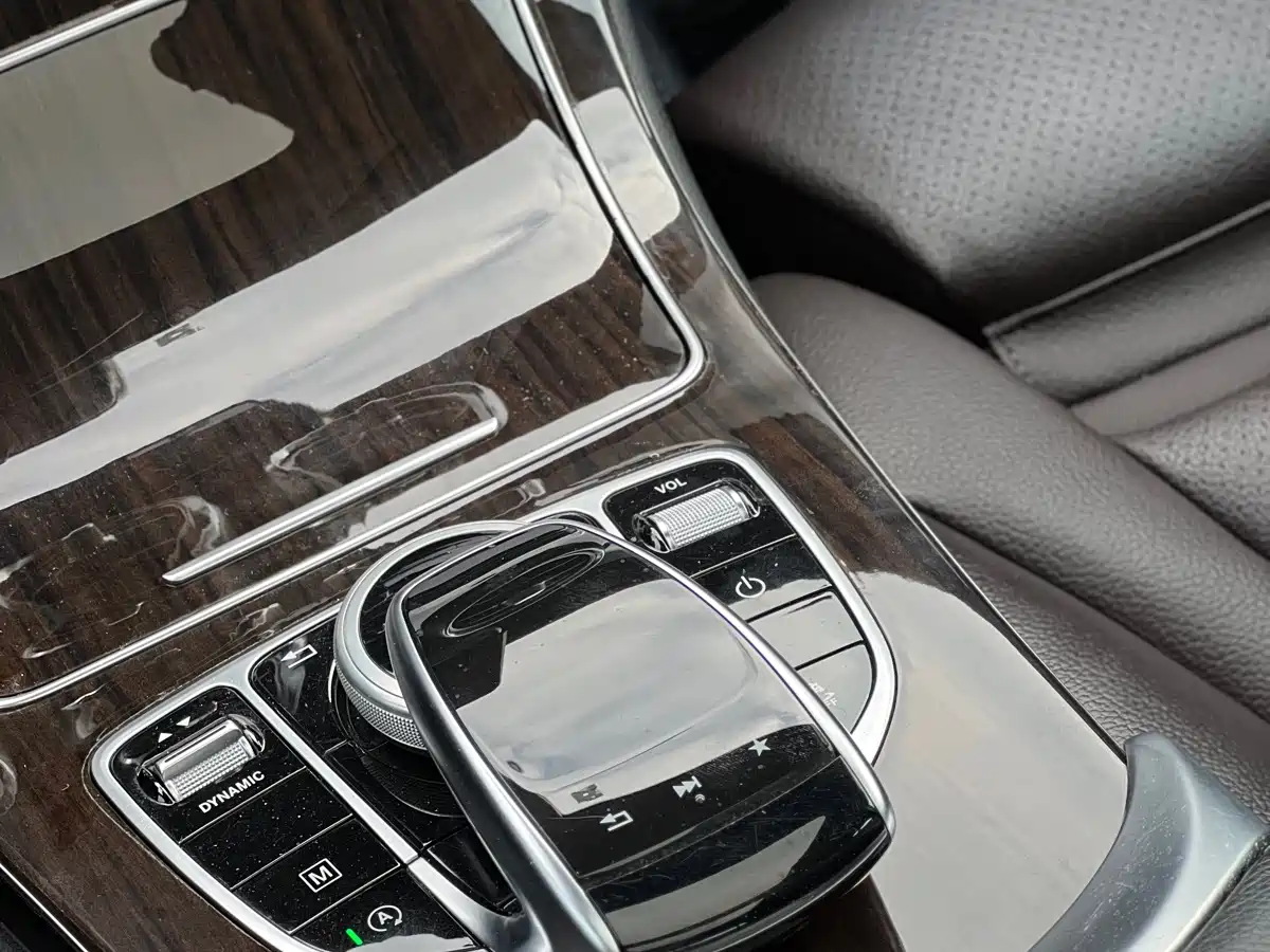 Mercedes-Benz GLC 2017 GLC 260 4MATIC Luxury фото 13