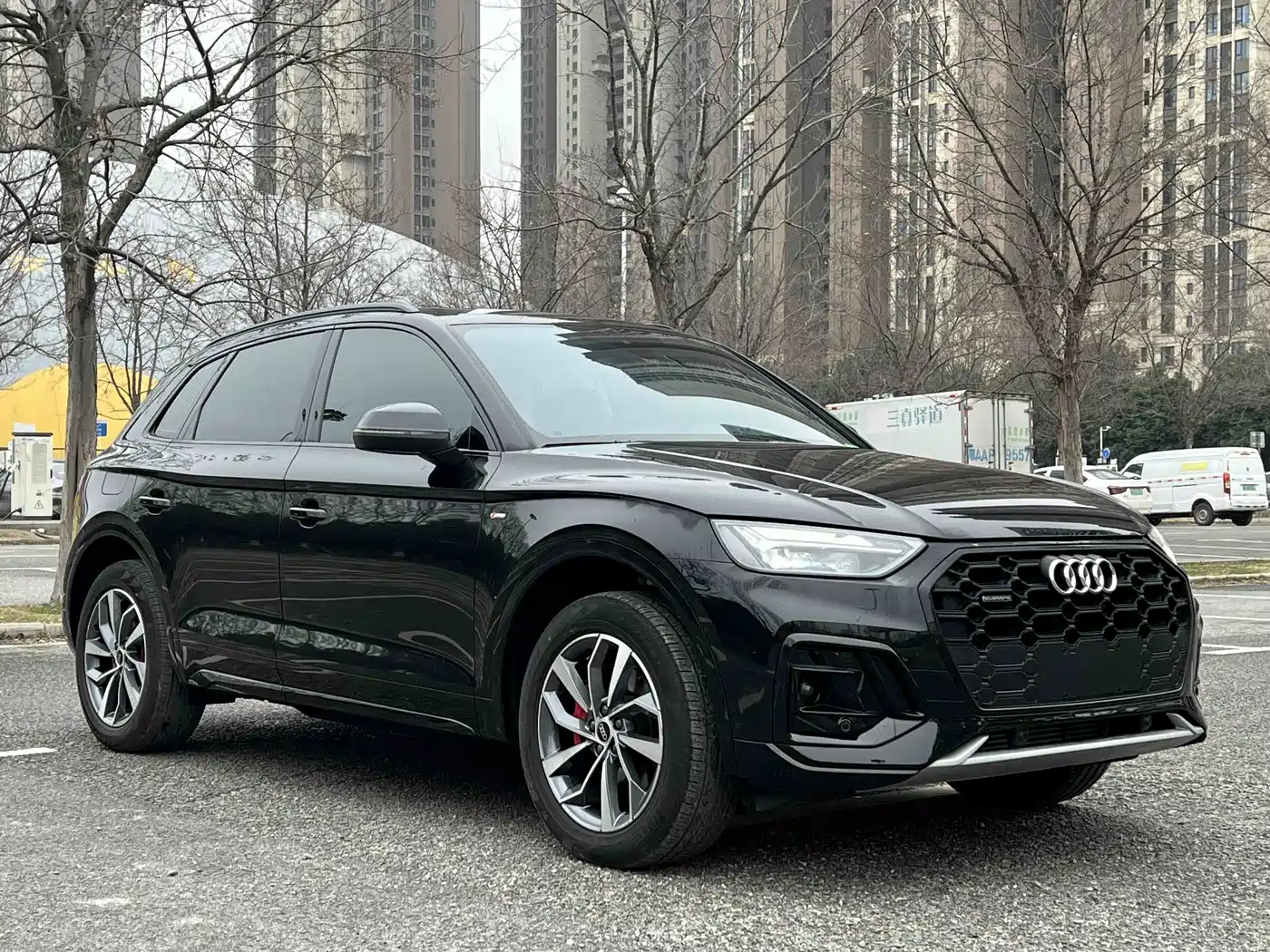 Audi Q5L 2024 Model 40 TFSI Luxury Dynamic фото 2