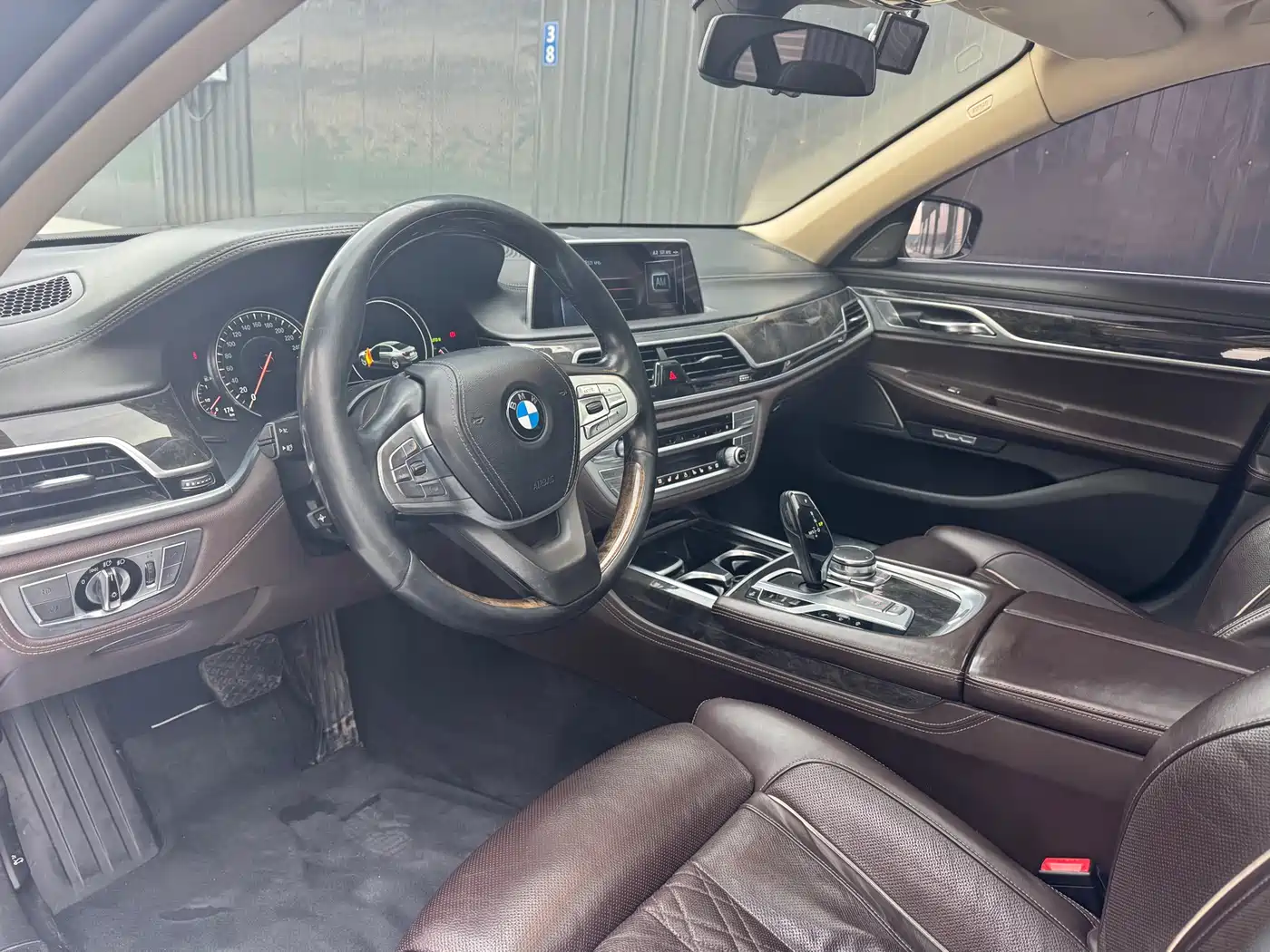 BMW 7 Series 2016 730Li Luxury фото 6