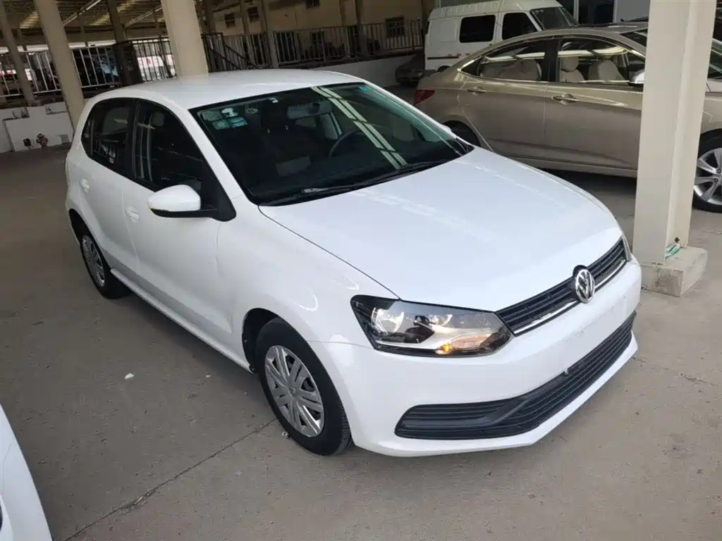 Volkswagen Polo 2016 1.4L Automatic Trend фото 4
