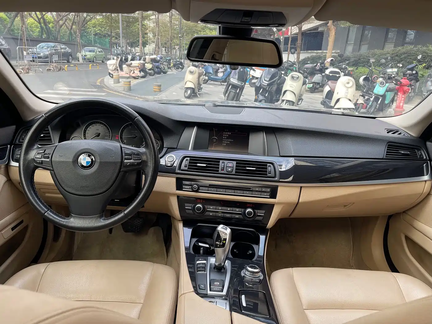 BMW 5 Series 2014 520Li Elegance фото 13