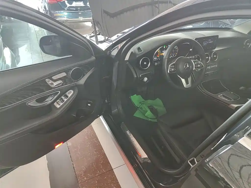 Mercedes-Benz C-Class 2019 Facelift C 260 L Sport фото 16