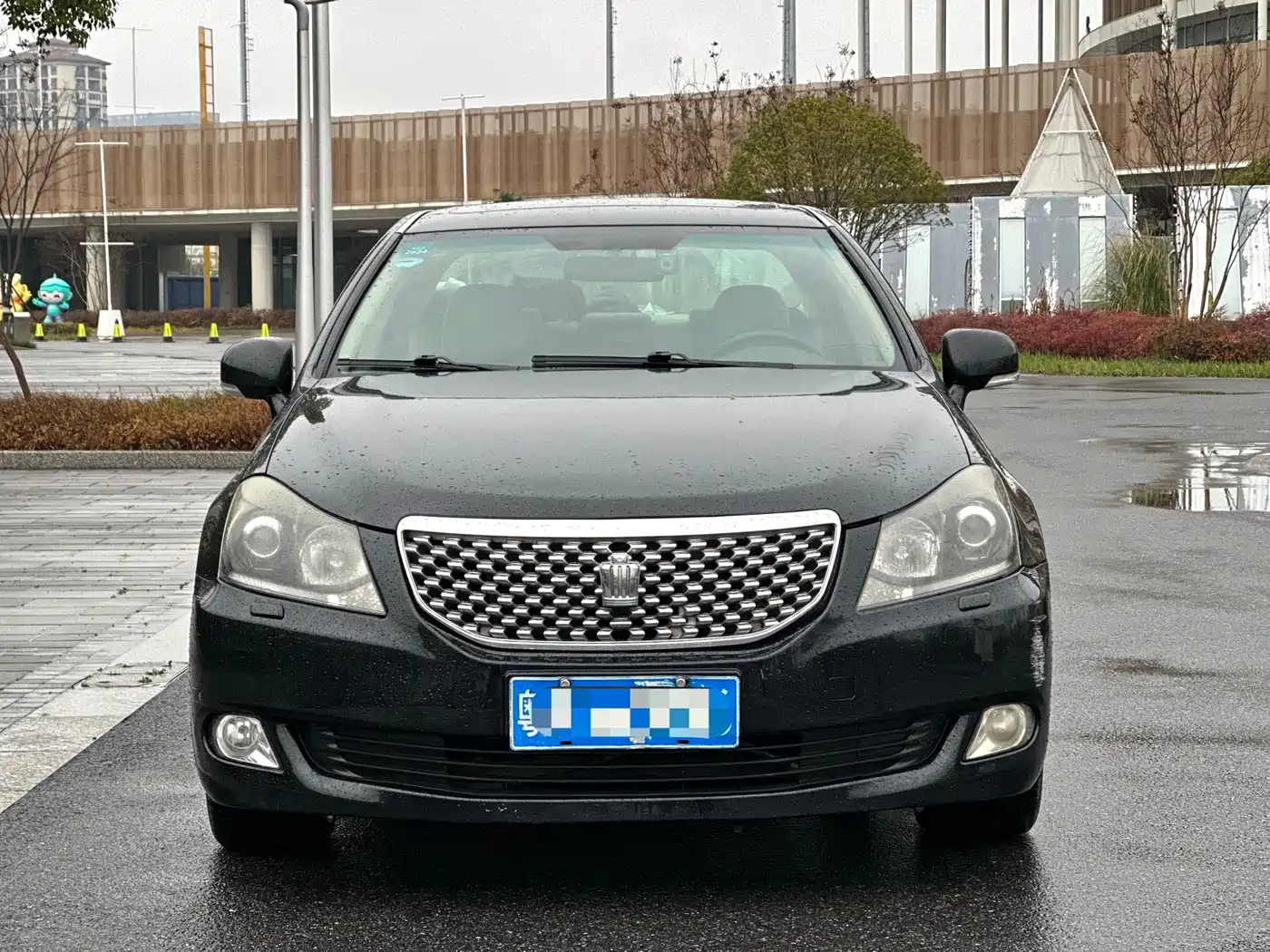 Toyota Crown 2011 2.5L Royal Leather Sunroof Special Edition фото 2