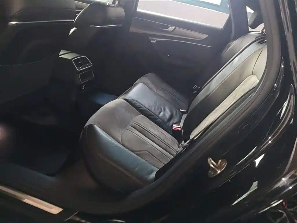 Audi A6L 2019 40 TFSI Luxury Dynamic фото 17