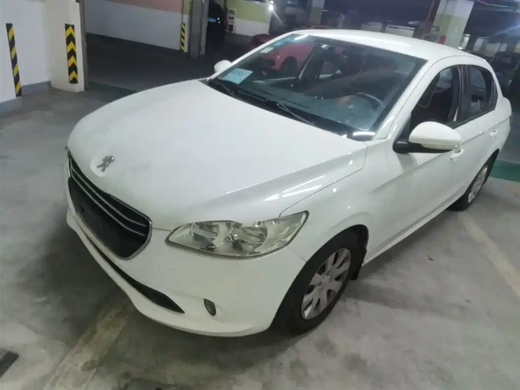 Peugeot 301 2014 1.6L Manual Comfort Edition фото 2