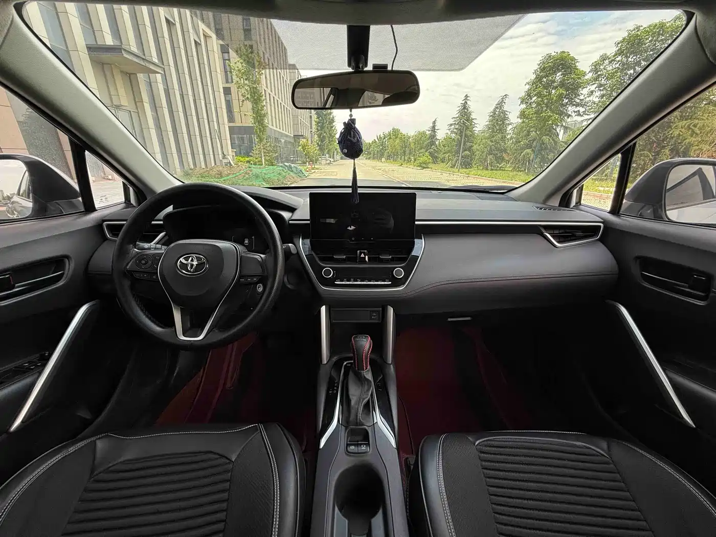 Toyota Frontlander 2024 2.0L CVT Elite Edition фото 6