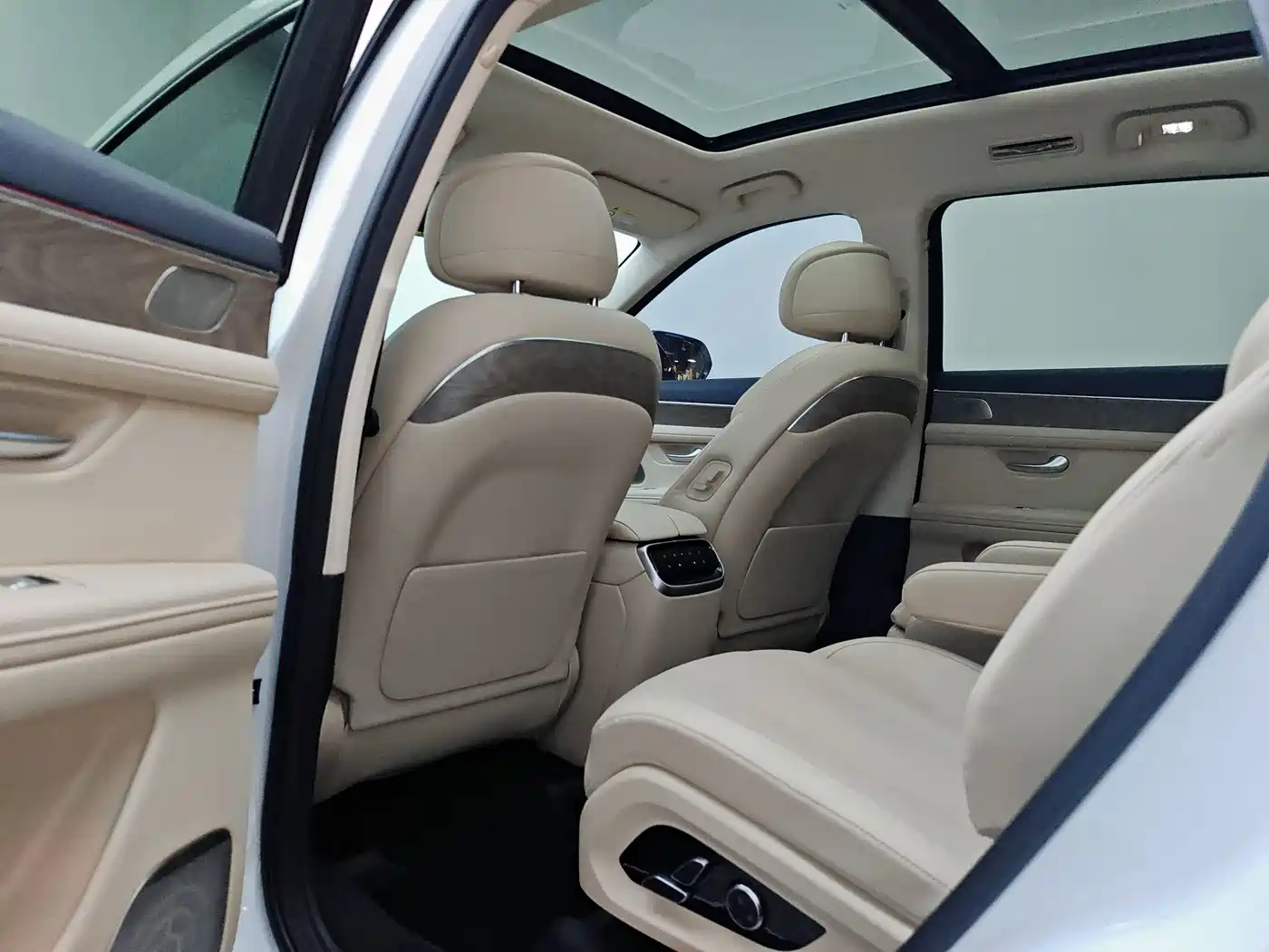AITO Wenjie AITO M7 2022 1.5T AWD Luxury Edition фото 17