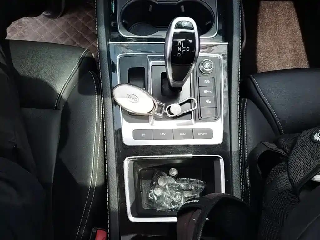 BYD Song MAX New Energy 2019 DM 1.5T Smart Connect Advance 7-seater China VI фото 14