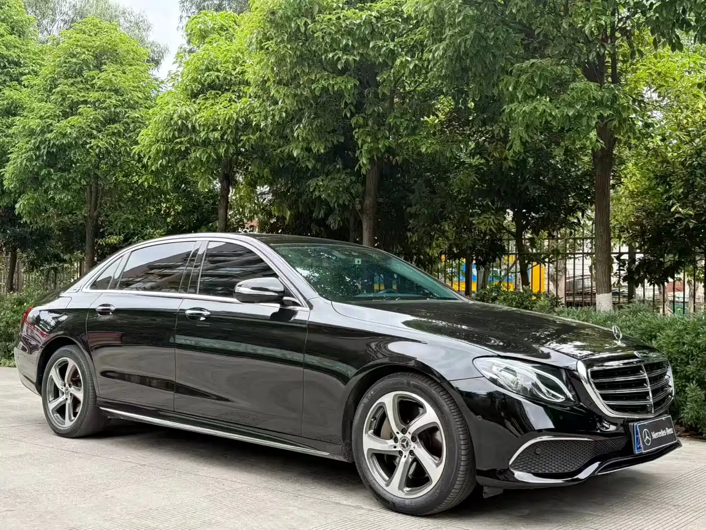 Mercedes-Benz E-Class 2017 E 300 L Luxury фото 29