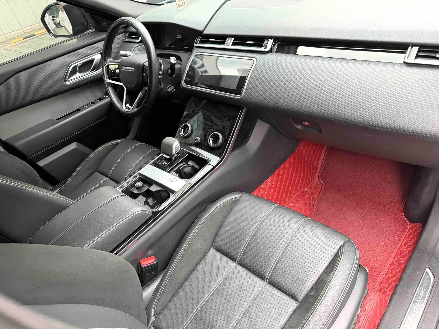 Фото 8 - Land Rover Range Rover Velar