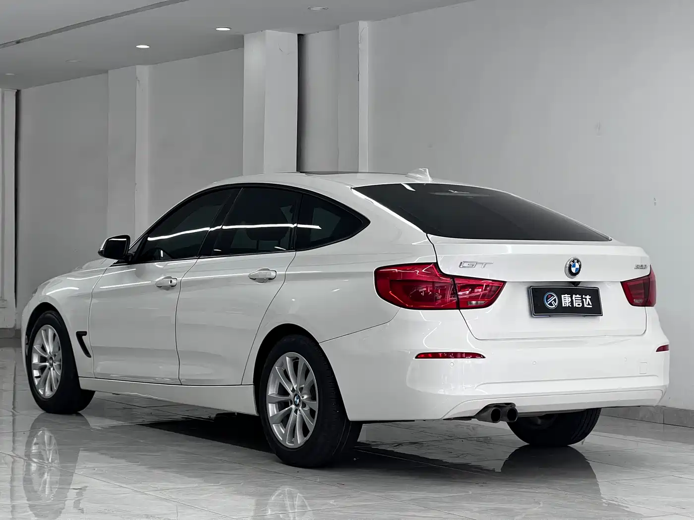 BMW 3 Series GT 2017 320i Fashion фото 11