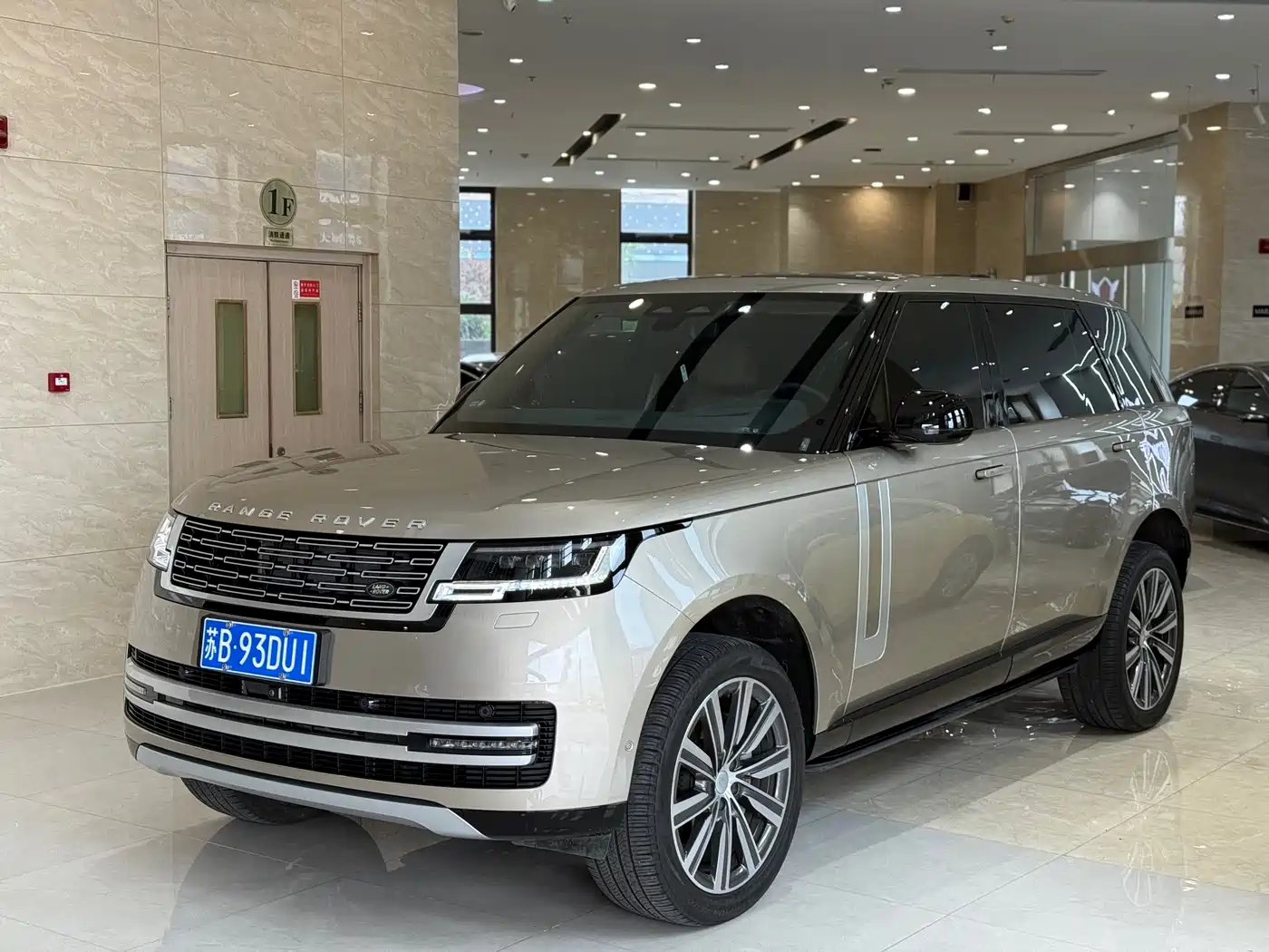 Land Rover Range Rover 2025 3.0 L6 400PS Genesis Extended Wheelbase